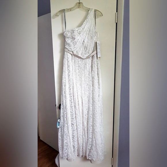 Alfred Angelo Wedding Dress in Ivory - Picture 1 of 3